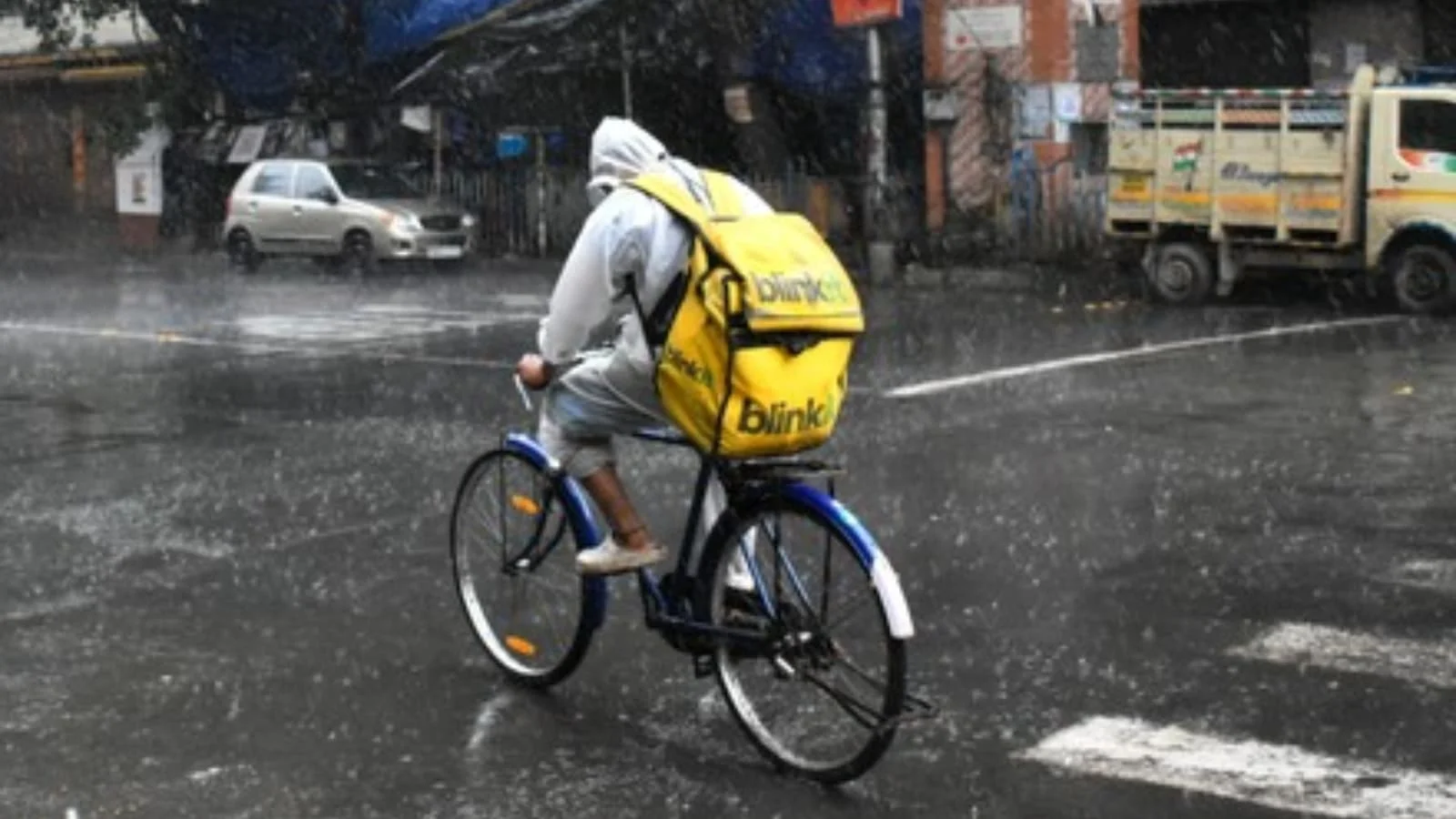 Blinkit Rider on Horseback: Viral Video Sparks Laughter, "Royal Delivery" Buzz, and Deeper Conversations