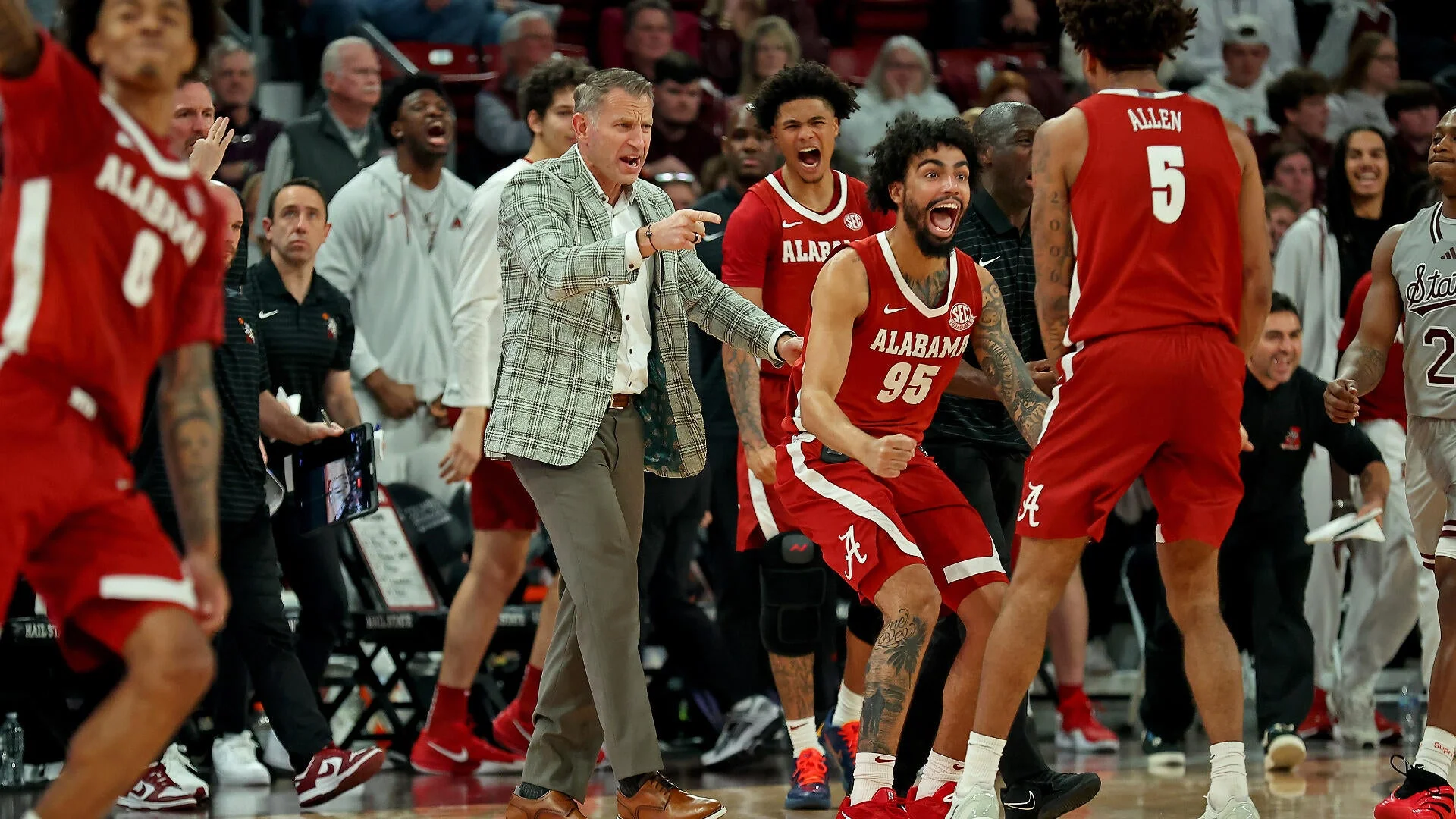 College Basketball: Top 25 Teams Take Center Stage in Saturday Showdown