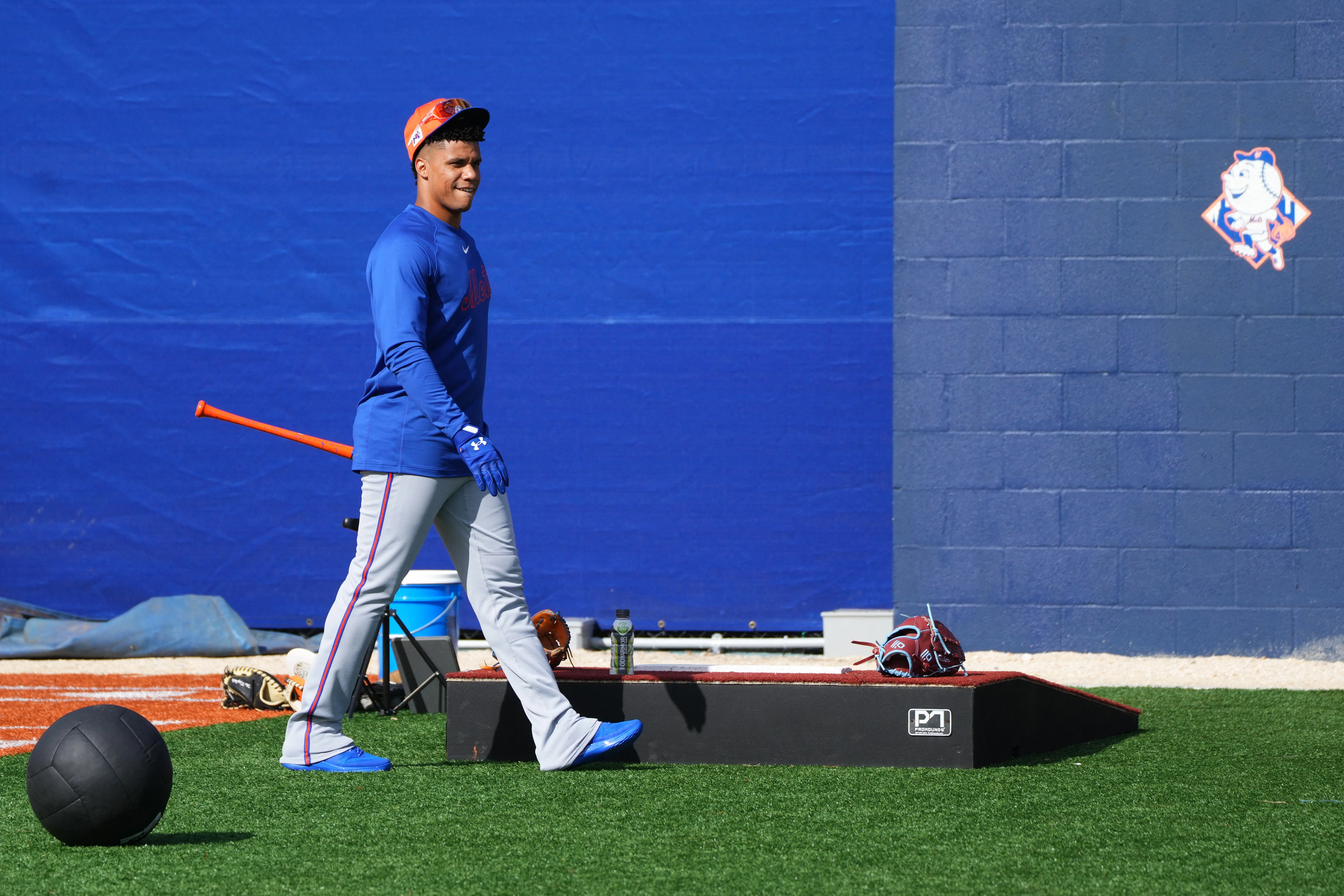 Mets Kick Off Spring Training Amidst Soto Banter, Manaea's Reset, and League-Wide Shifts