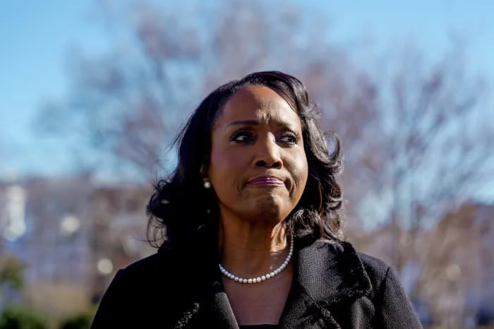 Supreme Court Signals it Will Block Trump's Bid to Fire Fed Governor Lisa Cook